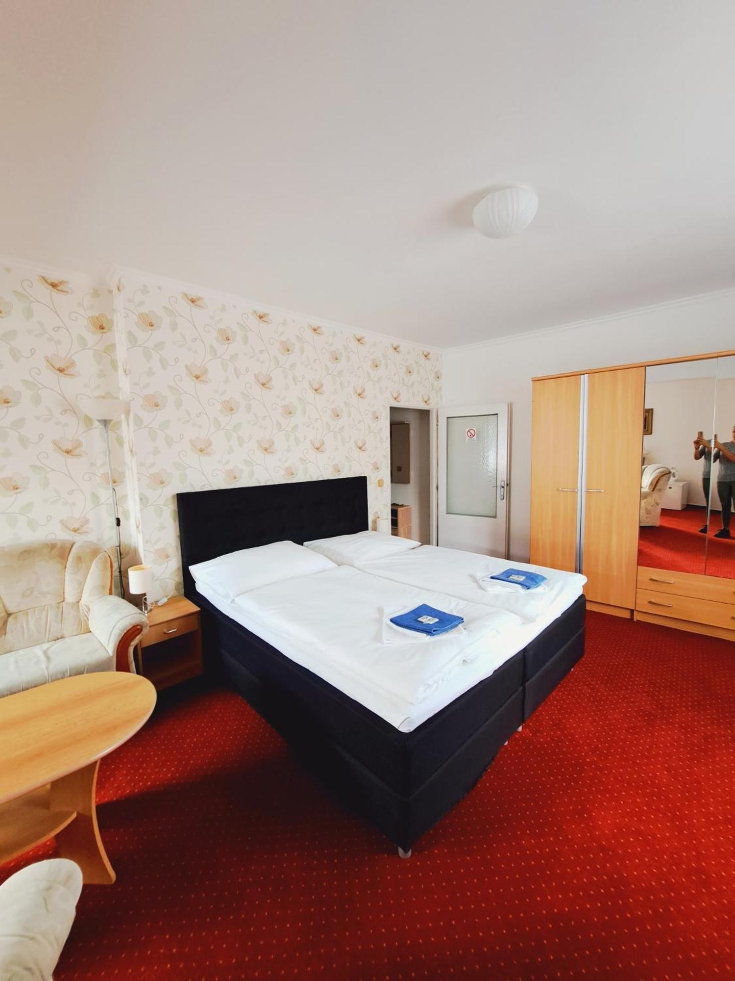 Hotel Grand 탄발트 외부 사진