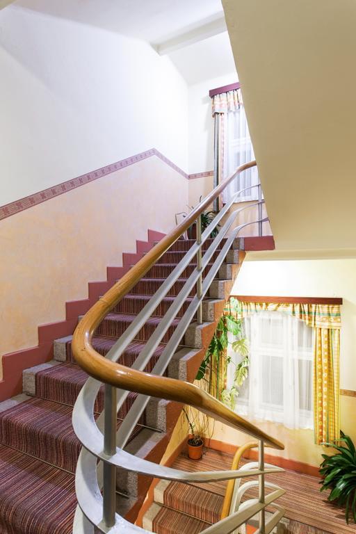 Hotel Grand 탄발트 외부 사진