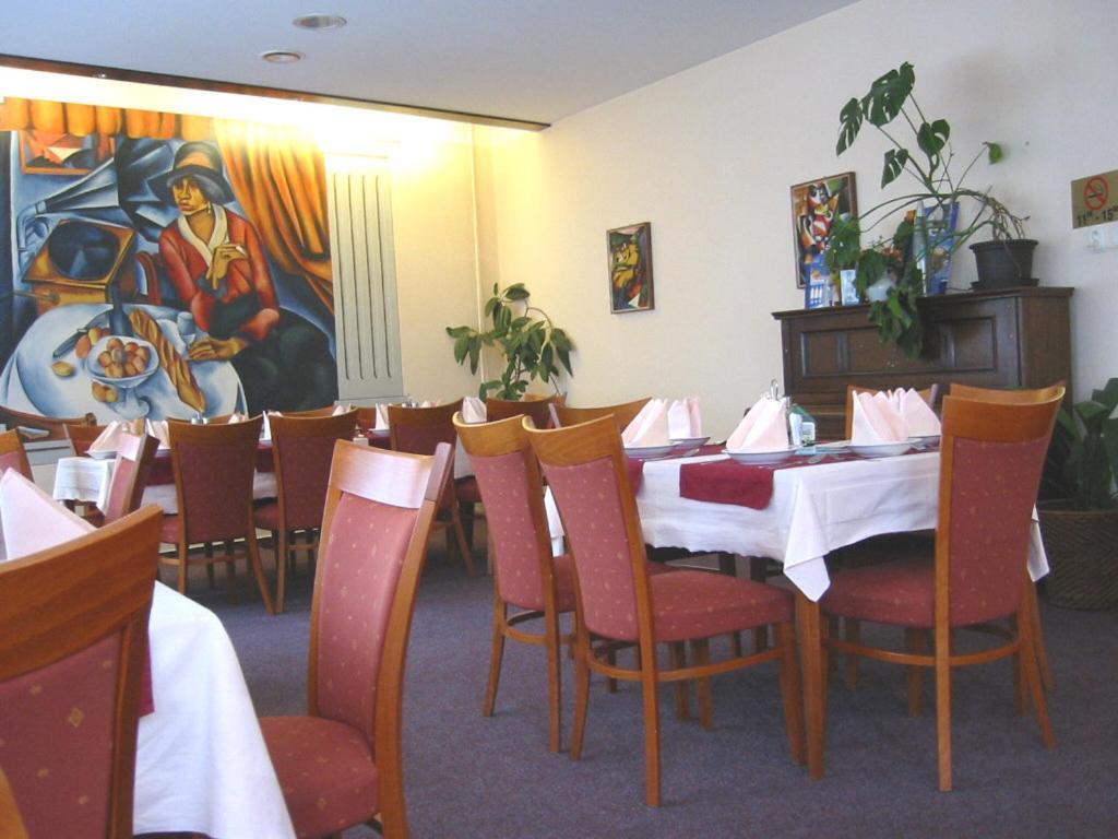 Hotel Grand 탄발트 외부 사진
